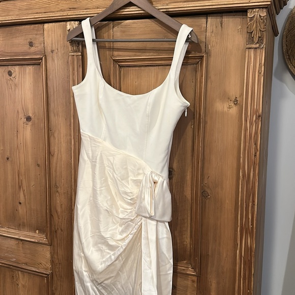 Cinq a Sept Marian Gown - Picture 5 of 10